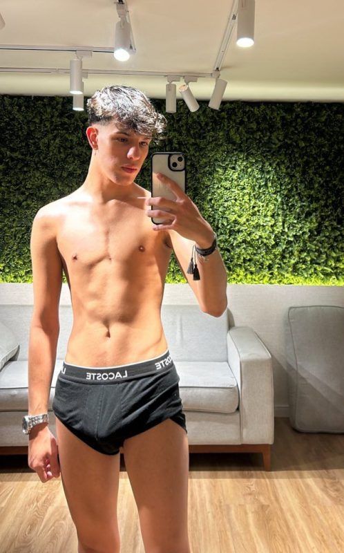 Foto 10 de Lucas Mendonça