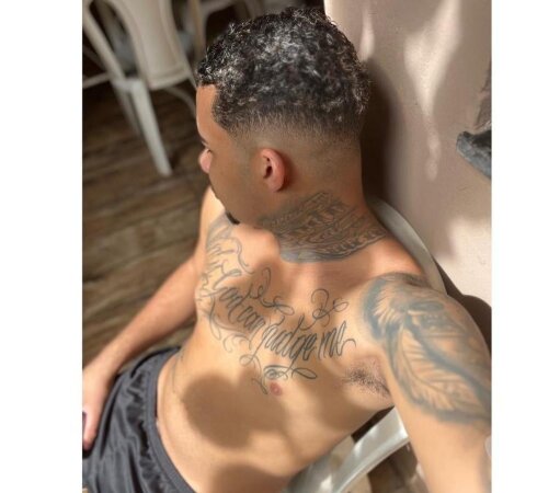 Foto 1 de Novinho Tatuado discreto